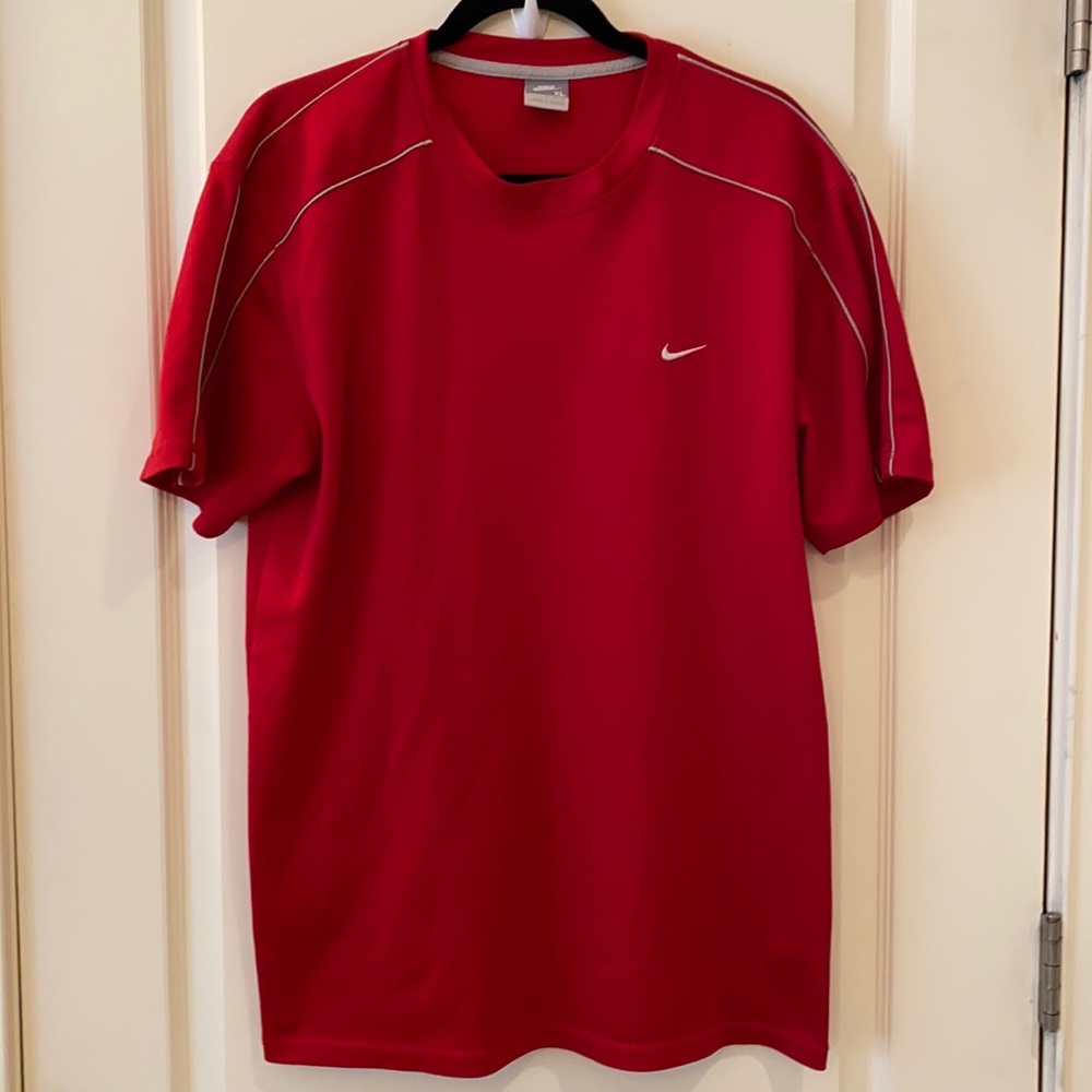 Men’s Nike Short Sleeve Shirt
